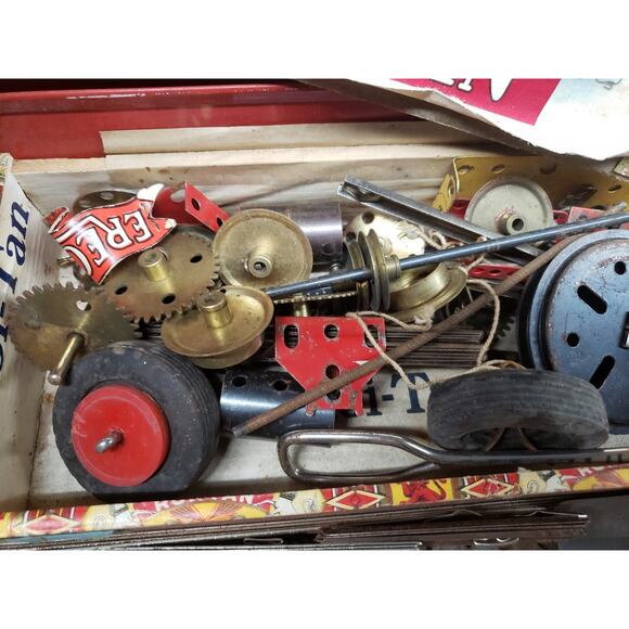 Erector Set in Metal Case Vintage 1948 AC Gilbert & Co. No 8-1/2 Electric, As Is main image 12